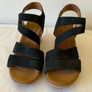 Rockport Black Wedge Sandals (Size 6)